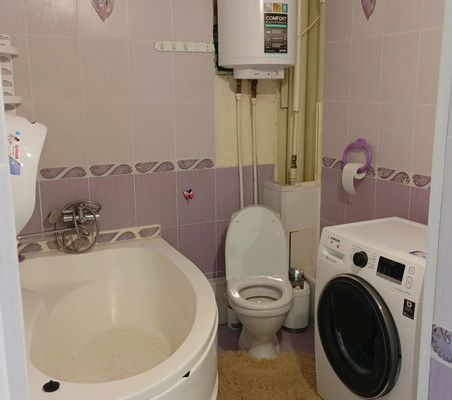 Продам двухкомнатную (2-комн.) квартиру, имени газеты Крымская правда ул, 61а, Симферополь г