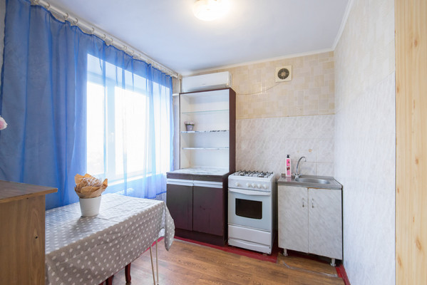 Продам однокомнатную (1-комн.) квартиру, Батуринская ул, 7, Ростов-на-Дону г
