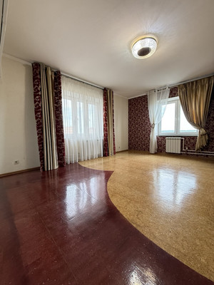 Продам трехкомнатную (3-комн.) квартиру, Чингиза Айтматова ул, 10, Казань г
