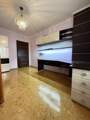 Продам трехкомнатную (3-комн.) квартиру, Чингиза Айтматова ул, 10, Казань г