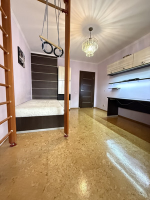 Продам трехкомнатную (3-комн.) квартиру, Чингиза Айтматова ул, 10, Казань г