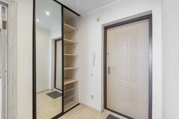 Продам двухкомнатную (2-комн.) квартиру, Гвардейский пер, 72а, Ростов-на-Дону г