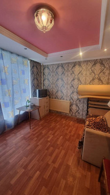 Продам комнату в 9-комн. квартире, Стойкости ул, 38к1, Санкт-Петербург г