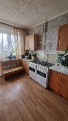 Продам комнату в 9-комн. квартире, Стойкости ул, 38к1, Санкт-Петербург г