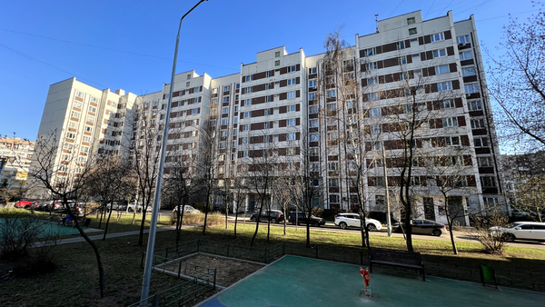 Продам трехкомнатную (3-комн.) квартиру, Генерала Кузнецова ул, 13к3, Москва г