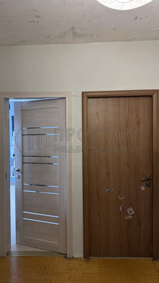 Продам трехкомнатную (3-комн.) квартиру, Братеевская ул, 21к2, Москва г