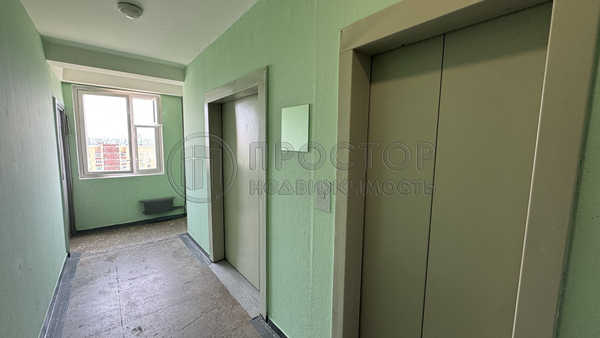 Продам трехкомнатную (3-комн.) квартиру, Братеевская ул, 21к2, Москва г