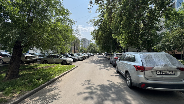 Продам трехкомнатную (3-комн.) квартиру, Братеевская ул, 21к2, Москва г