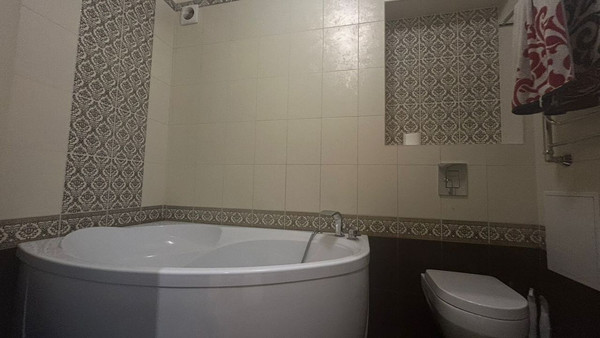 Продам двухкомнатную (2-комн.) квартиру, Заводская ул, 1/38, Ростов-на-Дону г