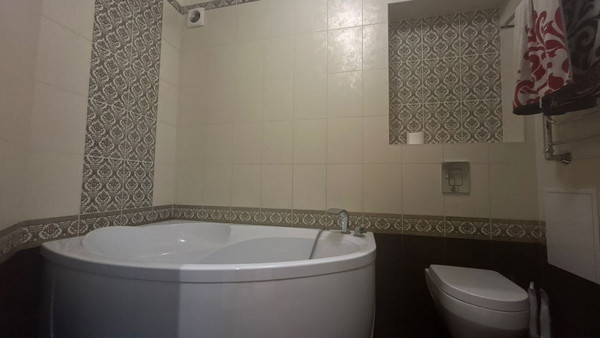 Продам двухкомнатную (2-комн.) квартиру, Заводская ул, 1/38, Ростов-на-Дону г