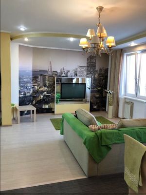 Продам трехкомнатную (3-комн.) квартиру, Байкальская ул, 202/13, Иркутск г