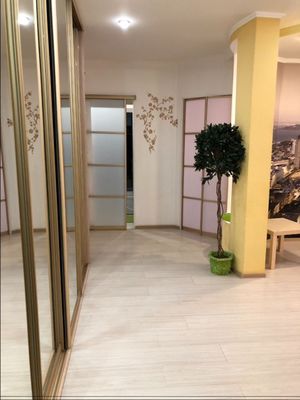 Продам трехкомнатную (3-комн.) квартиру, Байкальская ул, 202/13, Иркутск г