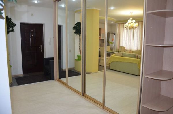 Продам трехкомнатную (3-комн.) квартиру, Байкальская ул, 202/13, Иркутск г