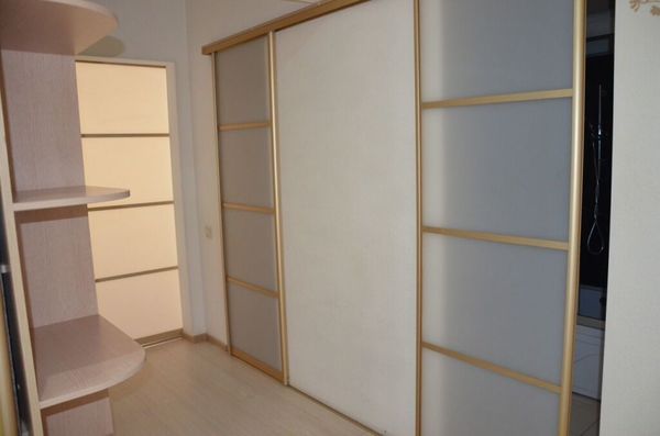 Продам трехкомнатную (3-комн.) квартиру, Байкальская ул, 202/13, Иркутск г