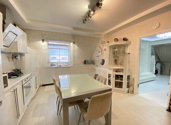 Продам трехкомнатную (3-комн.) квартиру, Каракумская ул, 31, Ростов-на-Дону г