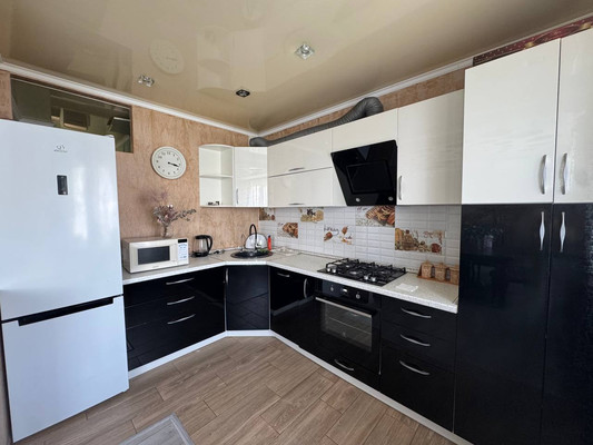 Продам трехкомнатную (3-комн.) квартиру, Зорге ул, 35, Ростов-на-Дону г