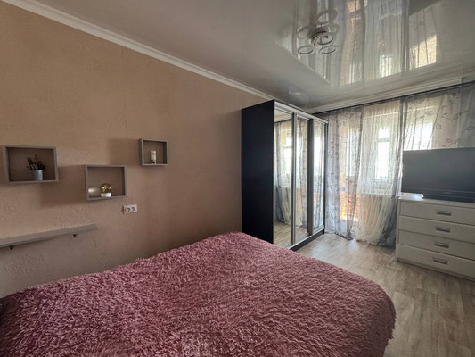 Продам трехкомнатную (3-комн.) квартиру, Зорге ул, 35, Ростов-на-Дону г