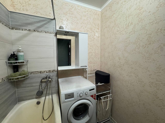 Продам трехкомнатную (3-комн.) квартиру, Зорге ул, 35, Ростов-на-Дону г