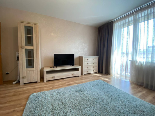 Продам однокомнатную (1-комн.) квартиру, Римская ул, 33к3, Калининград г