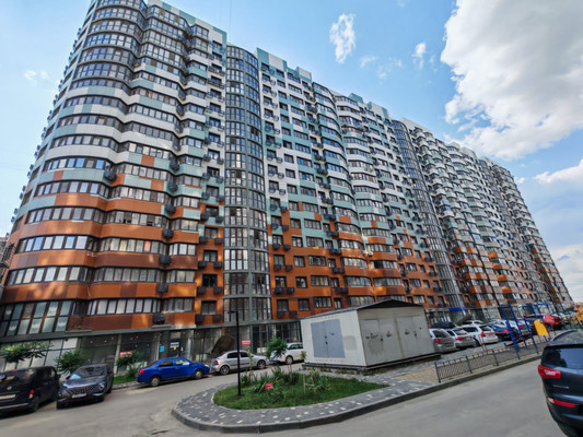 Продам двухкомнатную (2-комн.) квартиру, Командорская ул, 15, Краснодар г