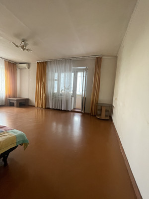 Продам двухкомнатную (2-комн.) квартиру, Комарова б-р, 16к4, Ростов-на-Дону г