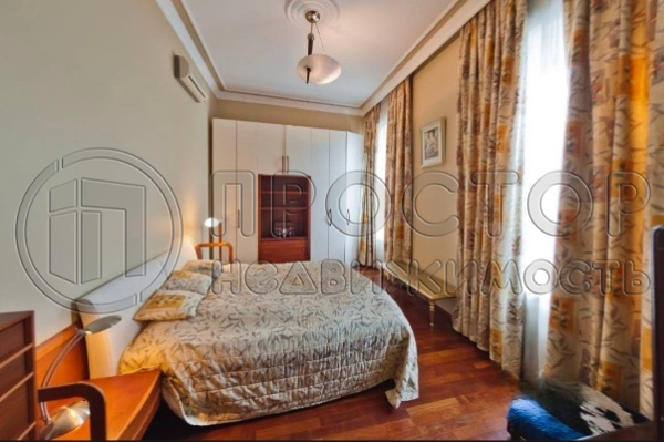 Продам трехкомнатную (3-комн.) квартиру, Гагаринский пер, 28, Москва г