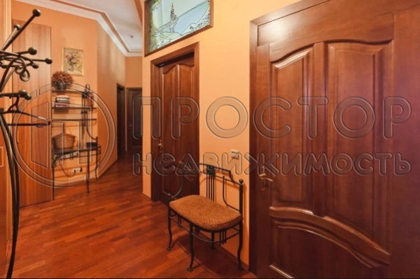 Продам трехкомнатную (3-комн.) квартиру, Гагаринский пер, 28, Москва г