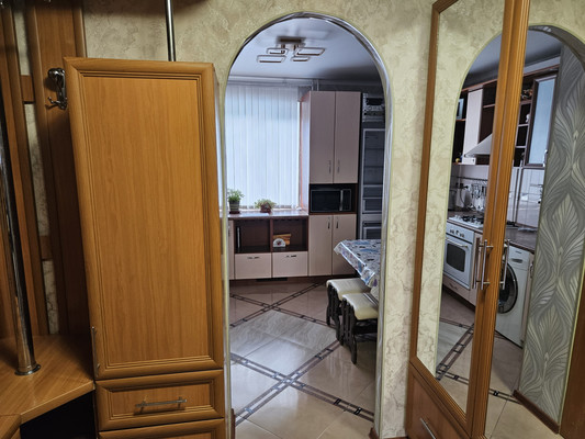 Продам трехкомнатную (3-комн.) квартиру, Передовая ул, 80, Краснодар г