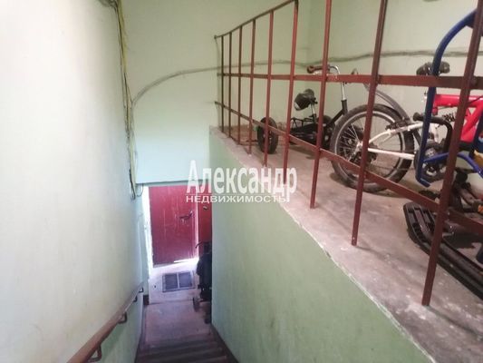 Продам трехкомнатную (3-комн.) квартиру, Калинина ул, 25, Приозерск г