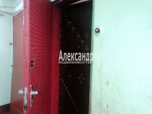 Продам трехкомнатную (3-комн.) квартиру, Калинина ул, 25, Приозерск г