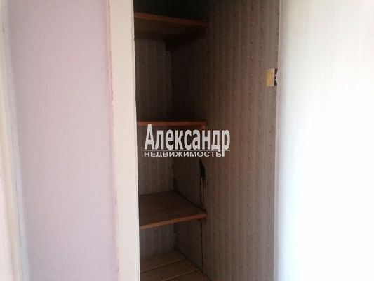 Продам трехкомнатную (3-комн.) квартиру, Калинина ул, 25, Приозерск г