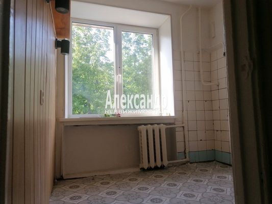 Продам трехкомнатную (3-комн.) квартиру, Калинина ул, 25, Приозерск г