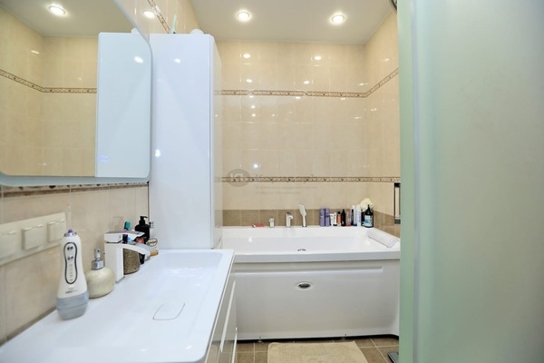 Продам многокомнатную квартиру, Крутицкая наб, 19, Москва г