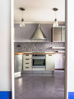 Продам трехкомнатную (3-комн.) квартиру, Авиаконструкторов пр-кт, 38Ак1, Санкт-Петербург г