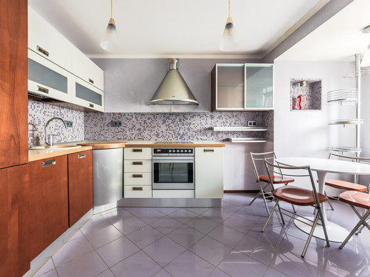 Продам трехкомнатную (3-комн.) квартиру, Авиаконструкторов пр-кт, 38Ак1, Санкт-Петербург г