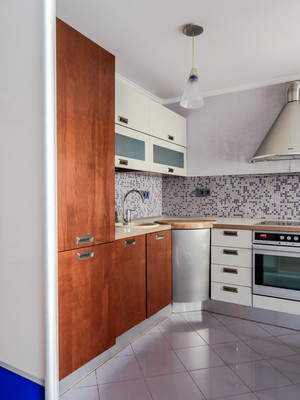 Продам трехкомнатную (3-комн.) квартиру, Авиаконструкторов пр-кт, 38Ак1, Санкт-Петербург г