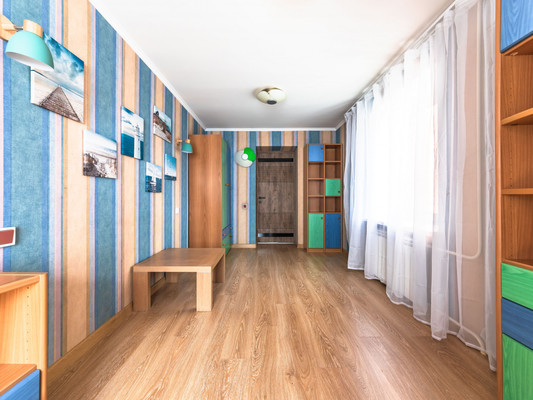Продам трехкомнатную (3-комн.) квартиру, Авиаконструкторов пр-кт, 38Ак1, Санкт-Петербург г