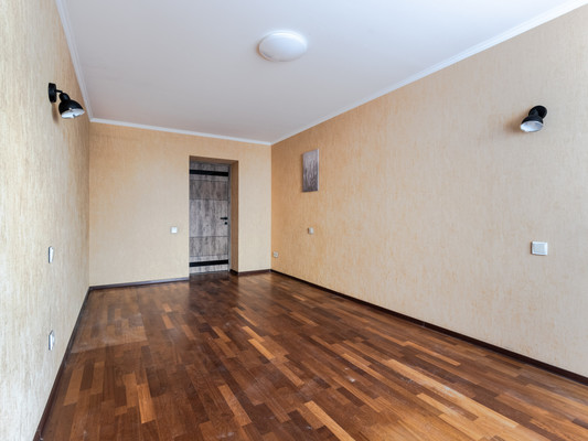 Продам трехкомнатную (3-комн.) квартиру, Авиаконструкторов пр-кт, 38Ак1, Санкт-Петербург г