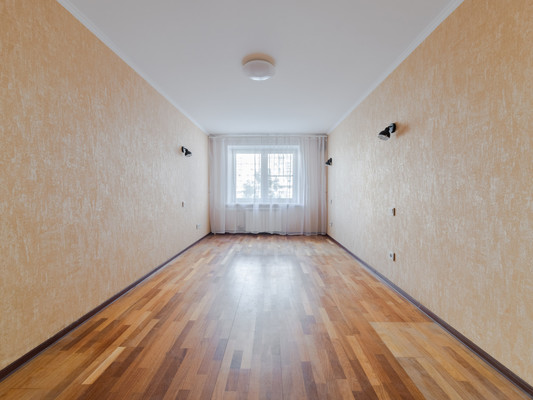 Продам трехкомнатную (3-комн.) квартиру, Авиаконструкторов пр-кт, 38Ак1, Санкт-Петербург г