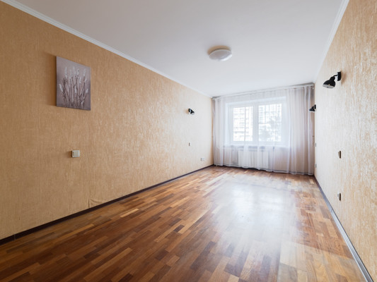 Продам трехкомнатную (3-комн.) квартиру, Авиаконструкторов пр-кт, 38Ак1, Санкт-Петербург г