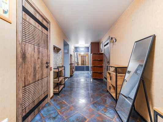 Продам трехкомнатную (3-комн.) квартиру, Авиаконструкторов пр-кт, 38Ак1, Санкт-Петербург г