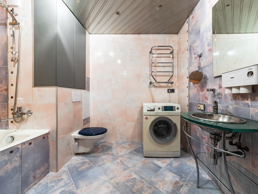Продам трехкомнатную (3-комн.) квартиру, Авиаконструкторов пр-кт, 38Ак1, Санкт-Петербург г