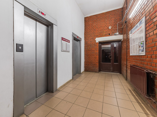 Продам трехкомнатную (3-комн.) квартиру, Авиаконструкторов пр-кт, 38Ак1, Санкт-Петербург г