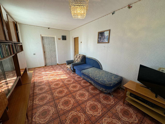 Продам трехкомнатную (3-комн.) квартиру, Вокзальная ул, 76к2, Комсомольск-на-Амуре г