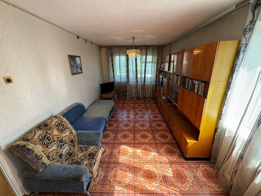 Продам трехкомнатную (3-комн.) квартиру, Вокзальная ул, 76к2, Комсомольск-на-Амуре г