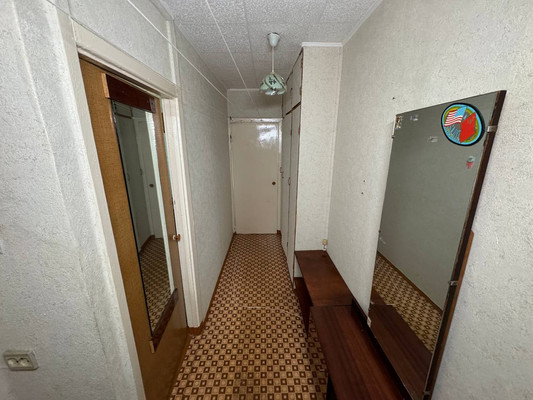 Продам трехкомнатную (3-комн.) квартиру, Вокзальная ул, 76к2, Комсомольск-на-Амуре г