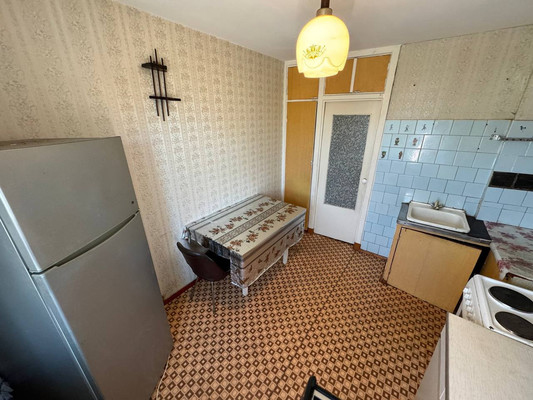 Продам трехкомнатную (3-комн.) квартиру, Вокзальная ул, 76к2, Комсомольск-на-Амуре г