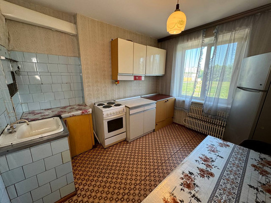 Продам трехкомнатную (3-комн.) квартиру, Вокзальная ул, 76к2, Комсомольск-на-Амуре г
