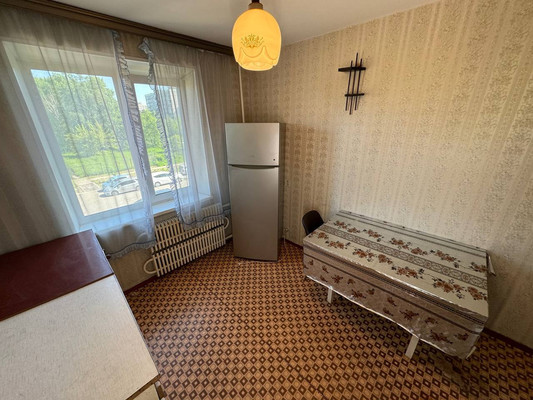 Продам трехкомнатную (3-комн.) квартиру, Вокзальная ул, 76к2, Комсомольск-на-Амуре г