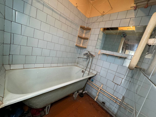 Продам трехкомнатную (3-комн.) квартиру, Вокзальная ул, 76к2, Комсомольск-на-Амуре г